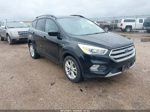 1FMCU0GD3HUF06237 2017 FORD ESCAPE - Image 1