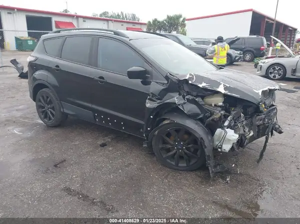 1FMCU0GD3JUA02082 2018 FORD ESCAPE - Image 1