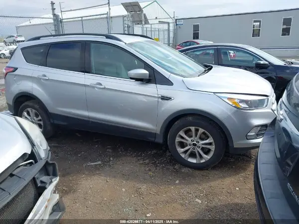 1FMCU0GD3JUA61469 2018 FORD ESCAPE - Image 1