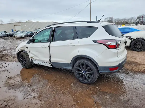 1FMCU0GD3JUA81978 2018 FORD ESCAPE - Image 2