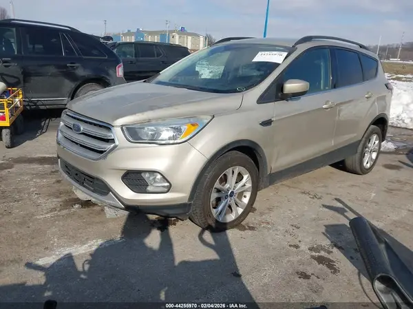 1FMCU0GD3JUA82483 2018 FORD ESCAPE - Image 2