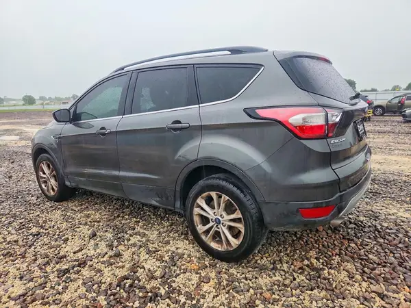 1FMCU0GD3JUA93757 2018 FORD ESCAPE - Image 2