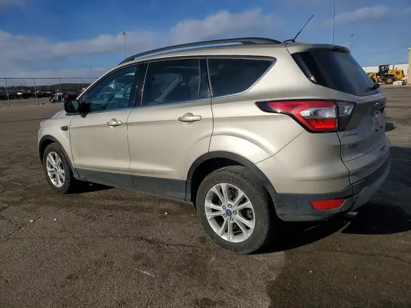 1FMCU0GD3JUB08256 2018 FORD ESCAPE - Image 2