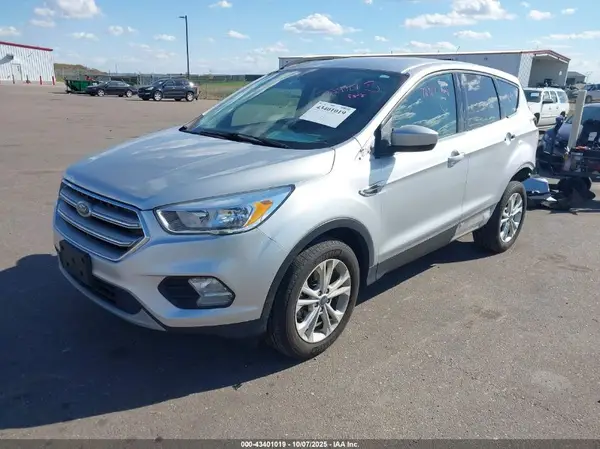 1FMCU0GD3JUB25705 2018 FORD ESCAPE - Image 2