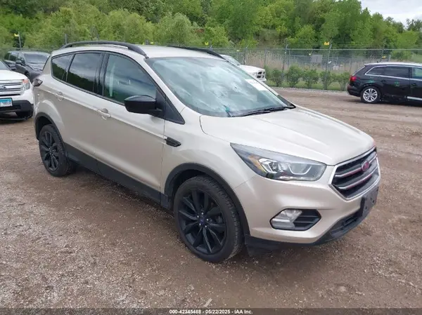 1FMCU0GD3JUB40334 2018 FORD ESCAPE - Image 1