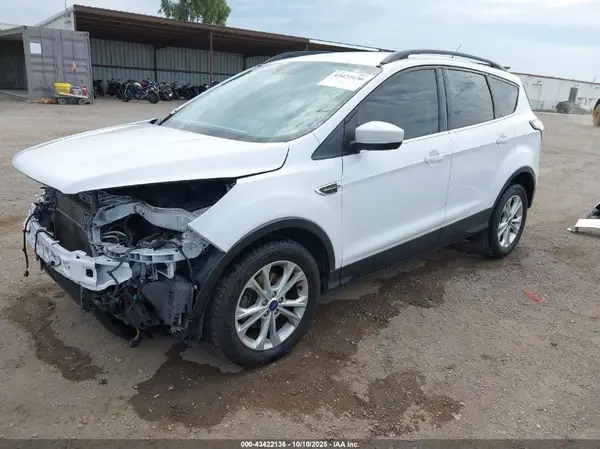 1FMCU0GD3JUC88628 2018 FORD ESCAPE - Image 2