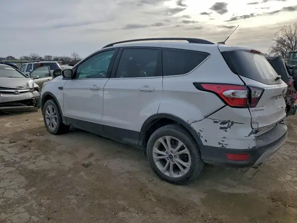 1FMCU0GD3JUD06786 2018 FORD ESCAPE - Image 2