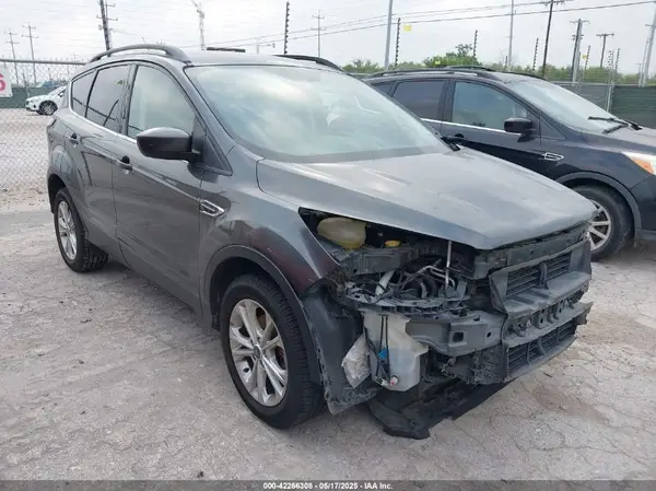 1FMCU0GD3JUD19036 2018 FORD ESCAPE - Image 1