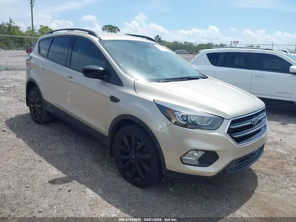 1FMCU0GD3JUD26472 2018 FORD ESCAPE - Image 1