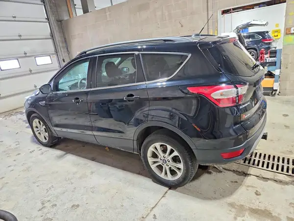 1FMCU0GD3JUD37245 2018 FORD ESCAPE - Image 2
