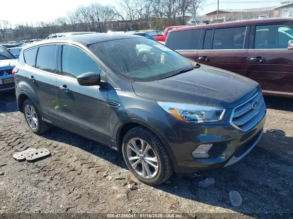 1FMCU0GD3KUA06943 2019 FORD ESCAPE - Image 1