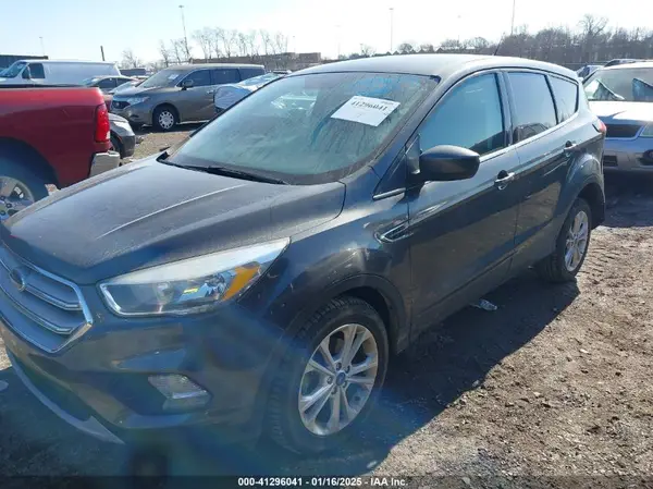 1FMCU0GD3KUA06943 2019 FORD ESCAPE - Image 2