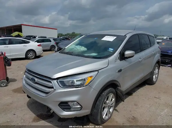 1FMCU0GD3KUA40915 2019 FORD ESCAPE - Image 2
