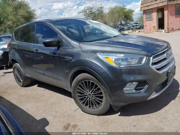 1FMCU0GD3KUA42275 2019 FORD ESCAPE - Image 1