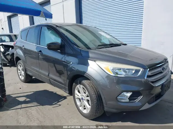 1FMCU0GD3KUA71923 2019 FORD ESCAPE - Image 1