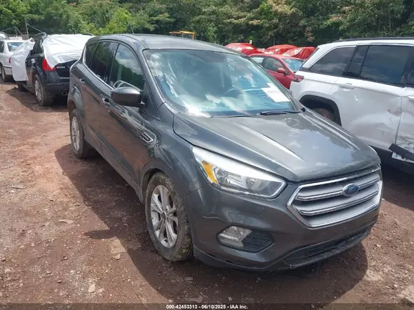 1FMCU0GD4HUB12309 2017 FORD ESCAPE - Image 1