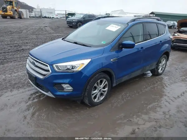 1FMCU0GD4HUB25996 2017 FORD ESCAPE - Image 2