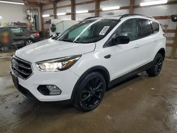1FMCU0GD4HUB49960 2017 FORD ESCAPE - Image 1