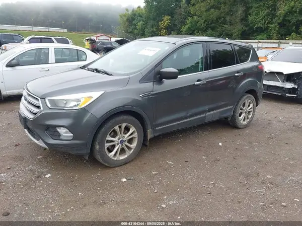 1FMCU0GD4HUB56519 2017 FORD ESCAPE - Image 2