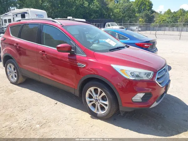 1FMCU0GD4HUB57217 2017 FORD ESCAPE - Image 1