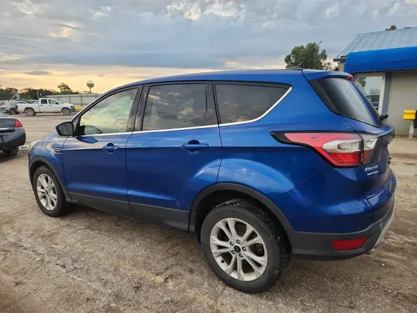 1FMCU0GD4HUB60201 2017 FORD ESCAPE - Image 2