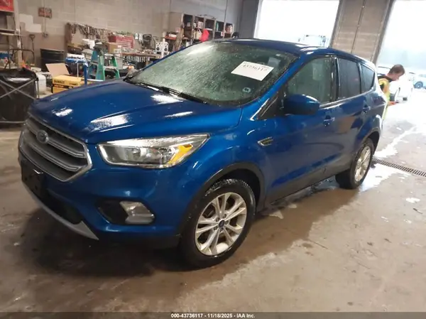 1FMCU0GD4HUB97698 2017 FORD ESCAPE - Image 2