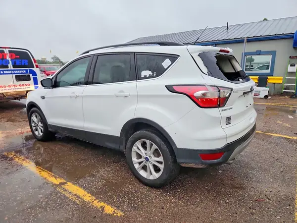 1FMCU0GD4HUC77003 2017 FORD ESCAPE - Image 2