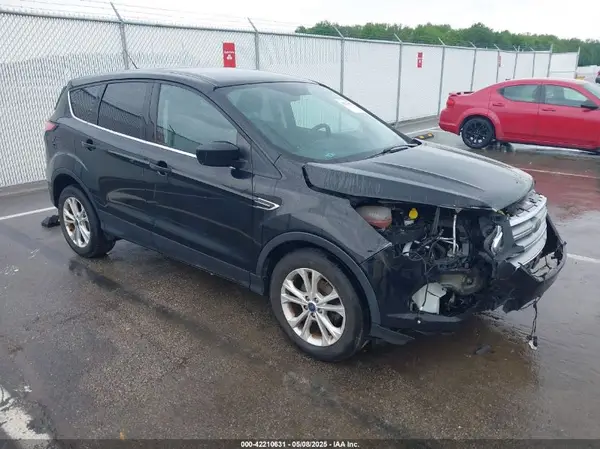 1FMCU0GD4HUD39015 2017 FORD ESCAPE - Image 1