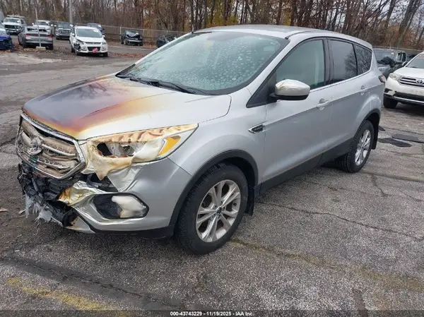 1FMCU0GD4HUD51830 2017 FORD ESCAPE - Image 2