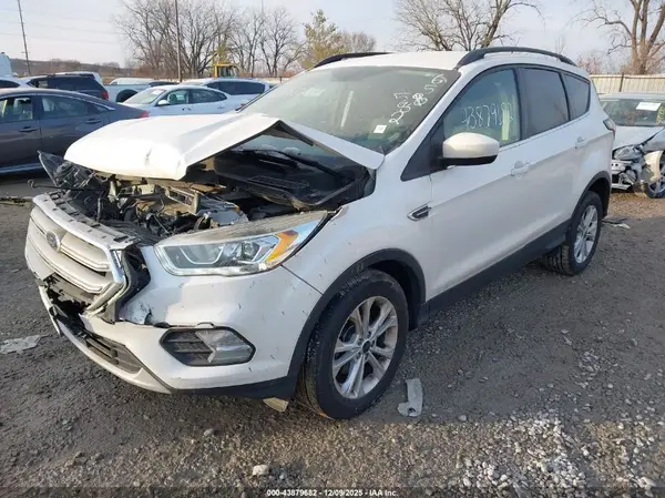 1FMCU0GD4HUD65582 2017 FORD ESCAPE - Image 2