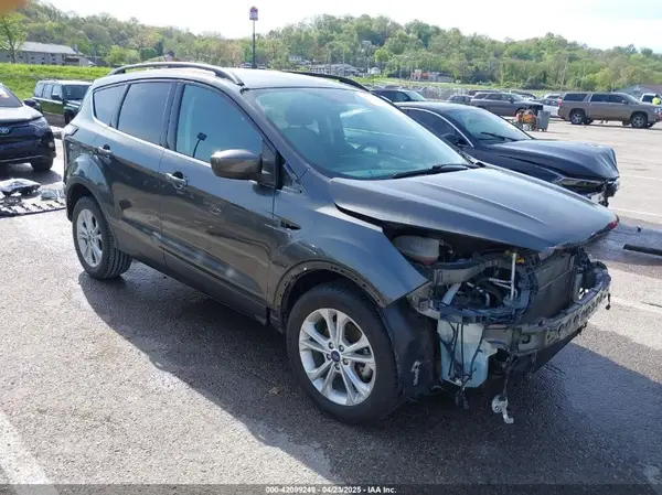 1FMCU0GD4HUD94743 2017 FORD ESCAPE - Image 1