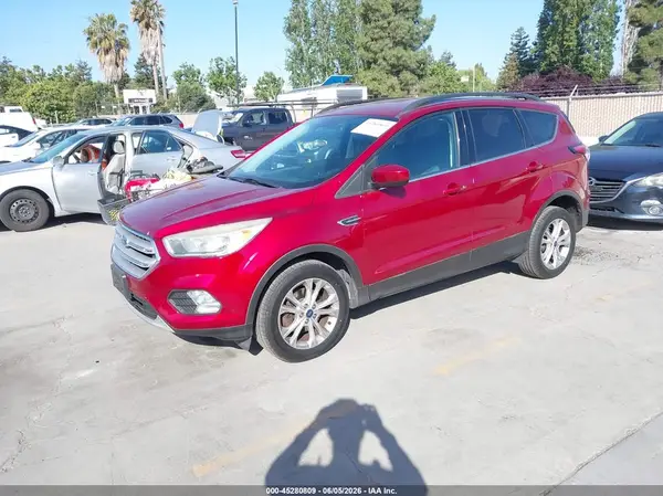 1FMCU0GD4JUA42462 2018 FORD ESCAPE - Image 2
