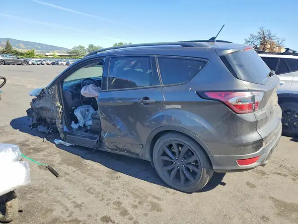 1FMCU0GD4JUA42655 2018 FORD ESCAPE - Image 2