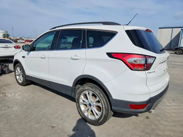 1FMCU0GD4JUA43658 2018 FORD ESCAPE - Image 2