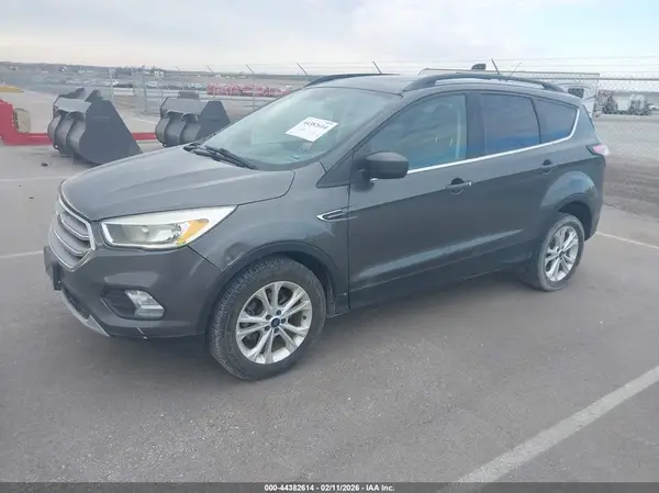 1FMCU0GD4JUA43742 2018 FORD ESCAPE - Image 2