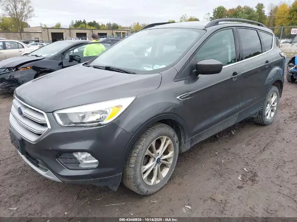 1FMCU0GD4JUA50741 2018 FORD ESCAPE - Image 2