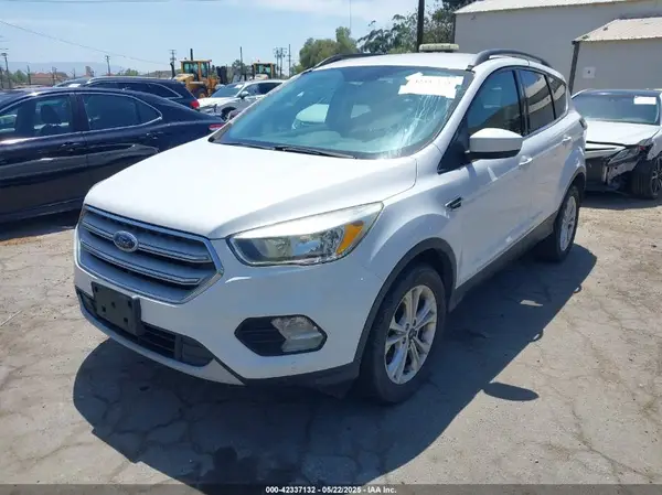 1FMCU0GD4JUA57205 2018 FORD ESCAPE - Image 2