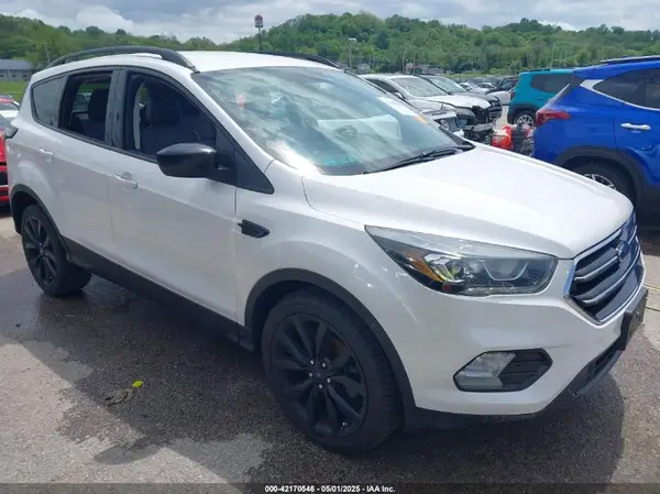 1FMCU0GD4JUA82802 2018 FORD ESCAPE - Image 1