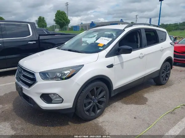 1FMCU0GD4JUA82802 2018 FORD ESCAPE - Image 2