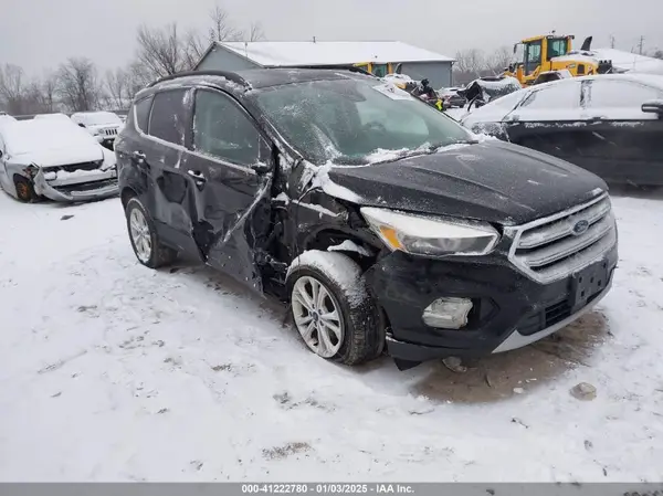 1FMCU0GD4JUB81765 2018 FORD ESCAPE - Image 1