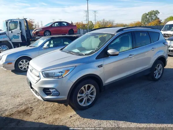 1FMCU0GD4JUB99747 2018 FORD ESCAPE - Image 2