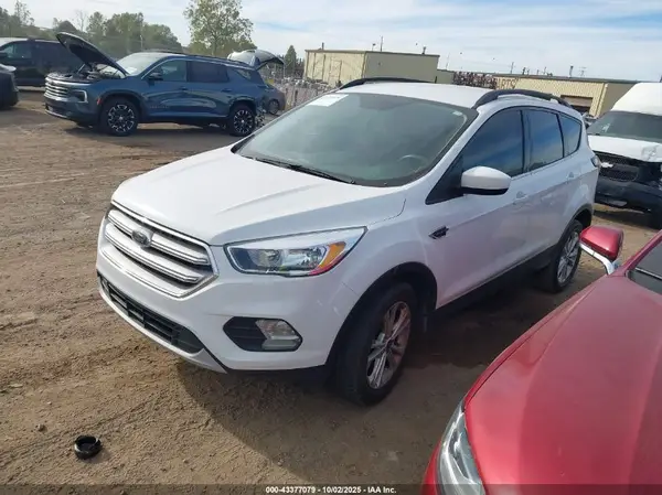 1FMCU0GD4JUC31242 2018 FORD ESCAPE - Image 2