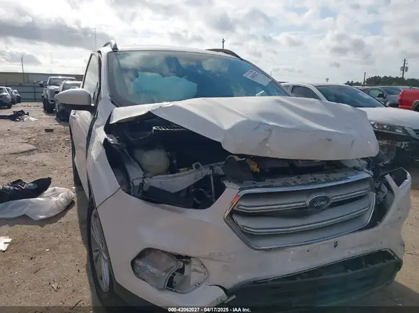 1FMCU0GD4JUC46811 2018 FORD ESCAPE - Image 1