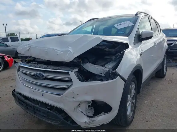 1FMCU0GD4JUC46811 2018 FORD ESCAPE - Image 2