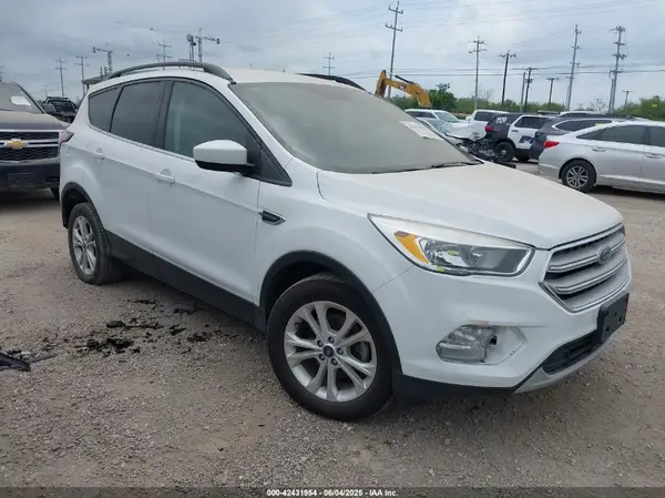 1FMCU0GD4JUC63057 2018 FORD ESCAPE - Image 1