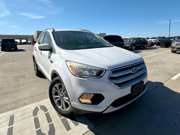 1FMCU0GD4JUD58248 2018 FORD ESCAPE - Image 1