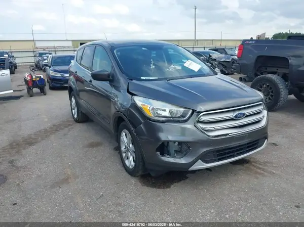 1FMCU0GD4KUA64947 2019 FORD ESCAPE - Image 1