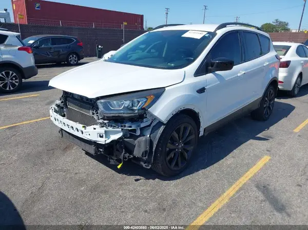 1FMCU0GD4KUA80209 2019 FORD ESCAPE - Image 2
