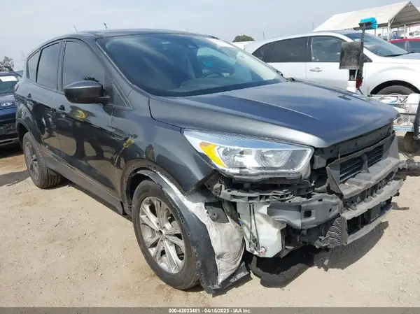1FMCU0GD4KUB05626 2019 FORD ESCAPE - Image 1