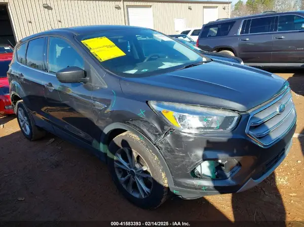 1FMCU0GD4KUB20403 2019 FORD ESCAPE - Image 1